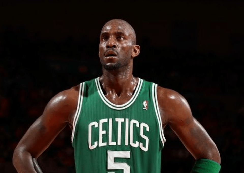  狼队新帅加里·奥尼尔首战告捷，防守反击显奇效